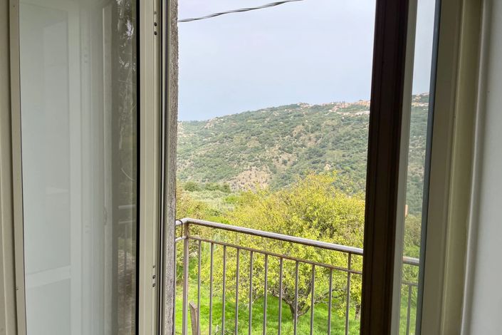 Image No.11-2 Bed House for sale