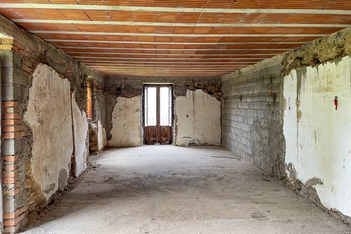 Image No.25-2 Bed House for sale