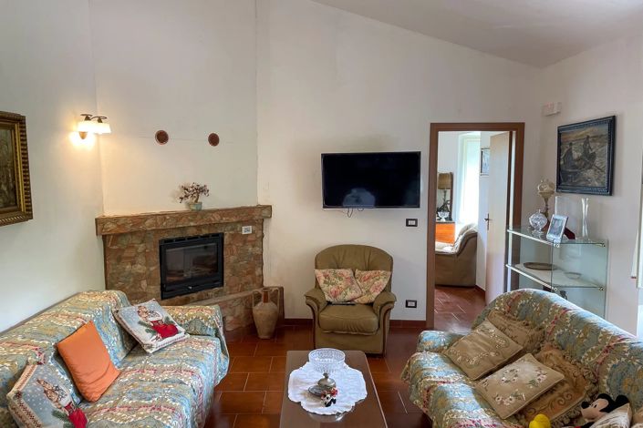 Image No.5-2 Bed House for sale