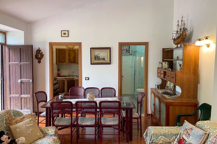 Image No.6-2 Bed House for sale