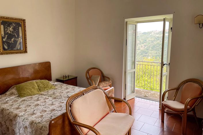 Image No.9-2 Bed House for sale