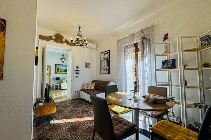 Image No.19-5 Bed Property for sale