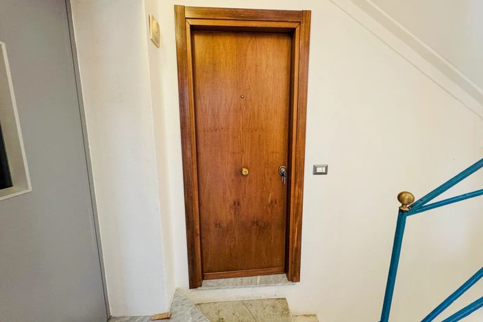 Image No.25-5 Bed Property for sale