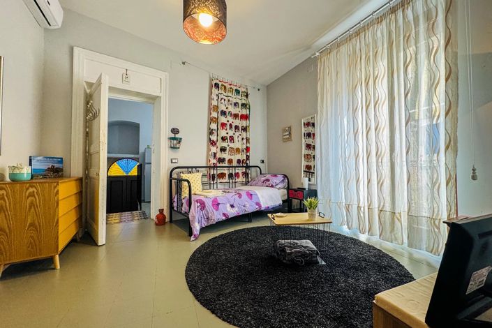 Image No.26-5 Bed Property for sale