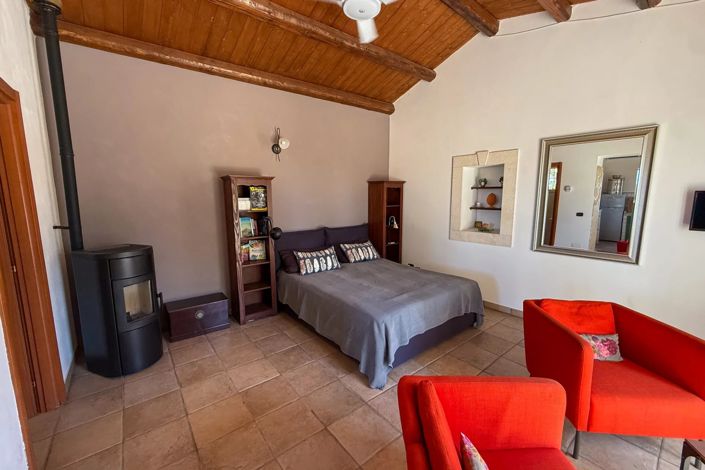 Image No.11-1 Bed House for sale