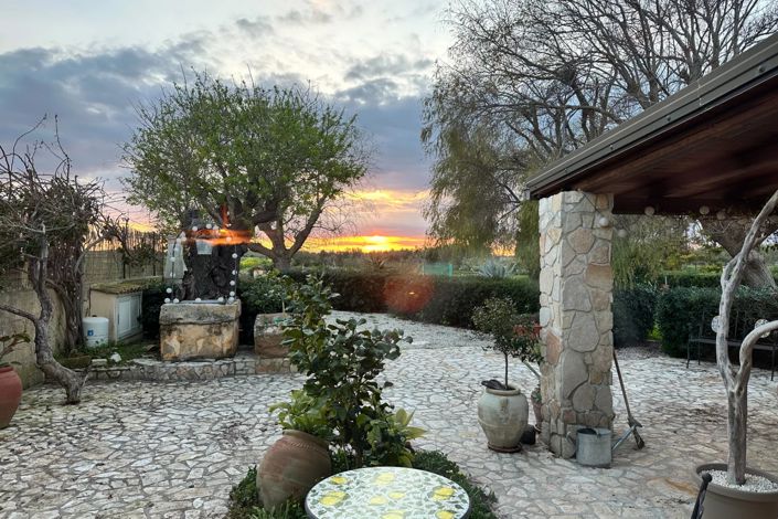 Image No.4-1 Bed House for sale