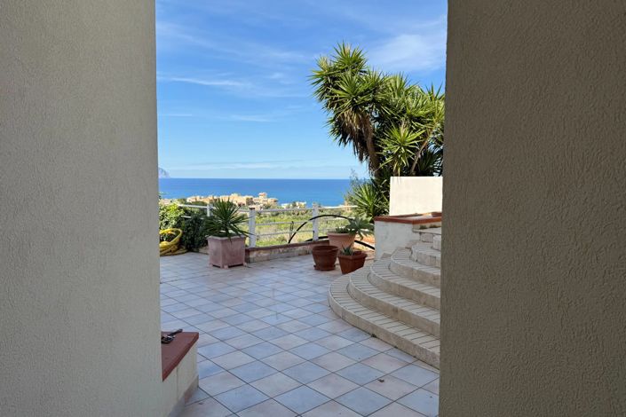 Image No.10-5 Bed Villa for sale