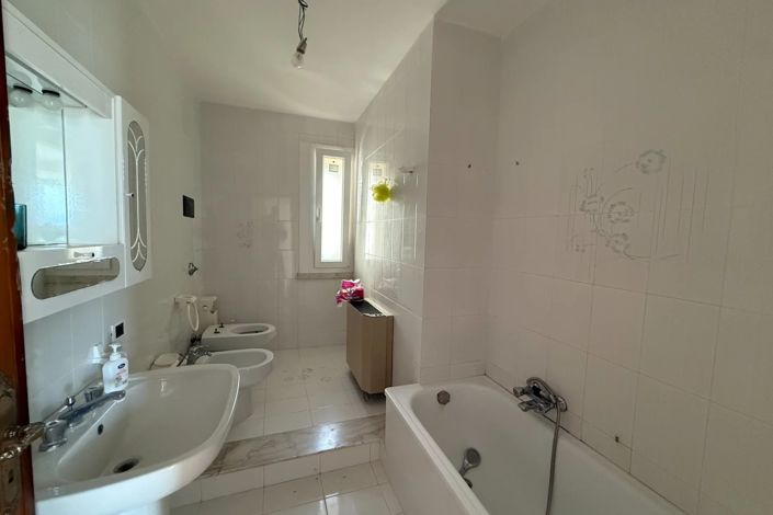 Image No.15-5 Bed Villa for sale