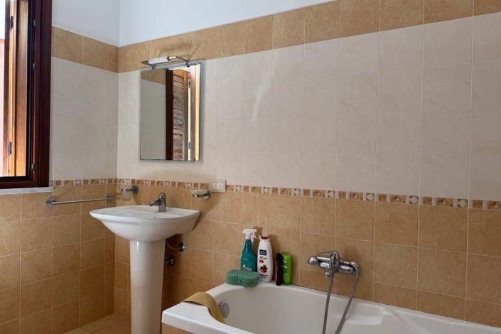 Image No.17-2 Bed Apartment for sale