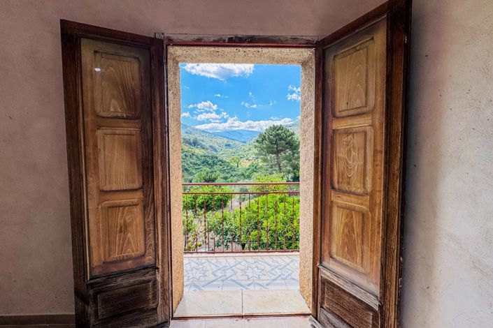 Image No.22-3 Bed House for sale