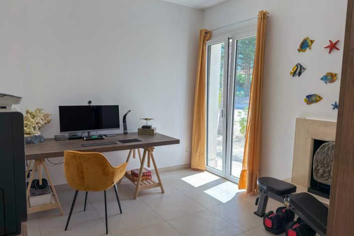 Image No.18-2 Bed Villa for sale