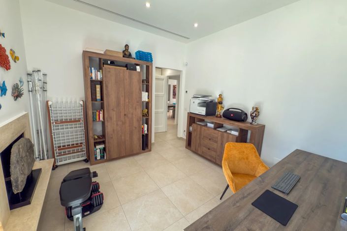 Image No.19-2 Bed Villa for sale