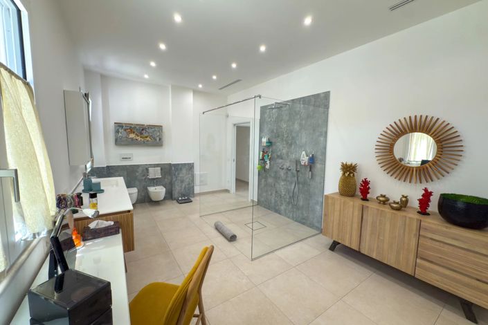 Image No.25-2 Bed Villa for sale