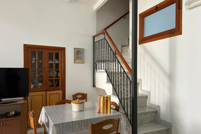 Image No.21-2 Bed House for sale