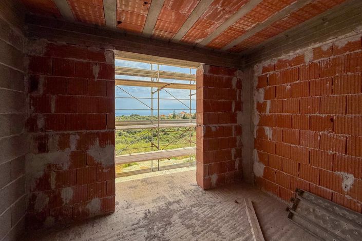 Image No.10-3 Bed House for sale