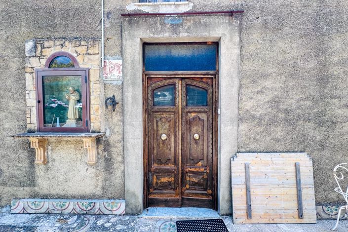 Image No.20-2 Bed House for sale