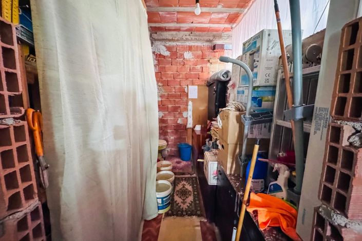 Image No.30-2 Bed House for sale