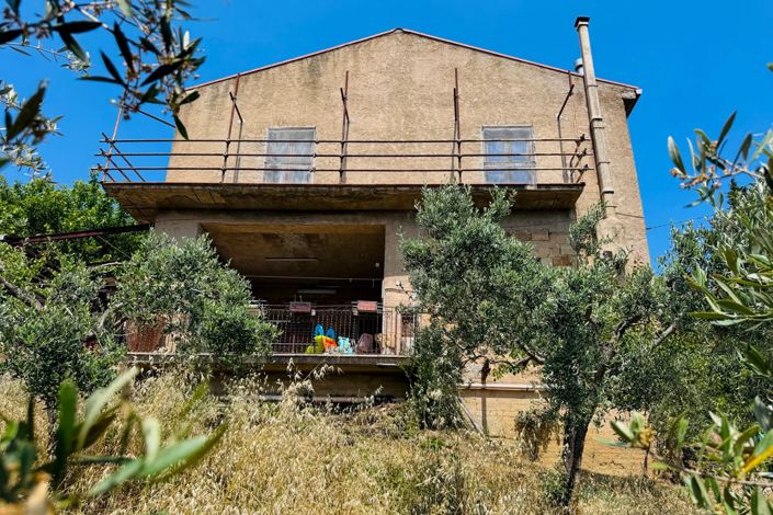 Image No.5-2 Bed House for sale