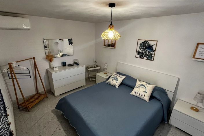 Image No.15-4 Bed House for sale