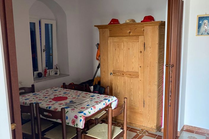 Image No.13-1 Bed House for sale