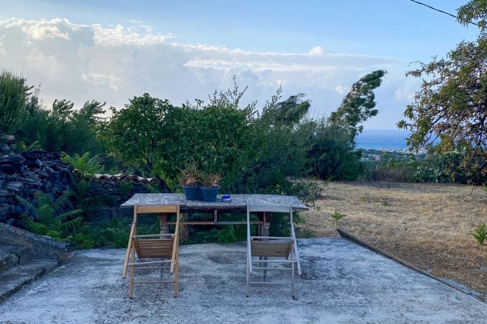 Image No.5-1 Bed House for sale