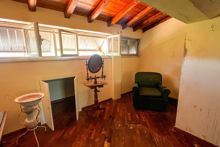 Image No.25-4 Bed House for sale