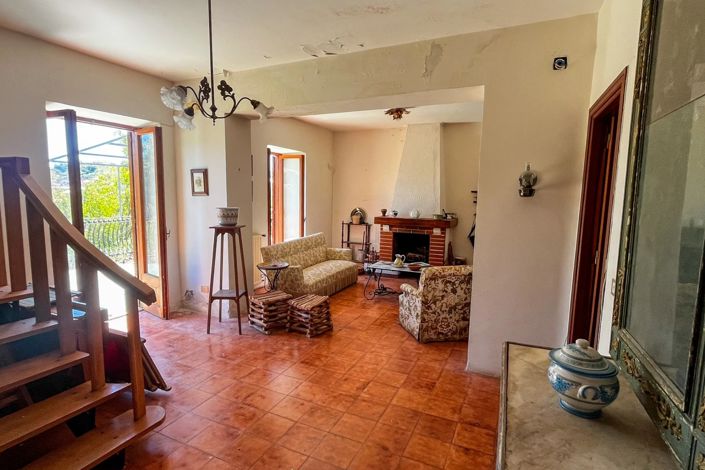 Image No.7-4 Bed House for sale