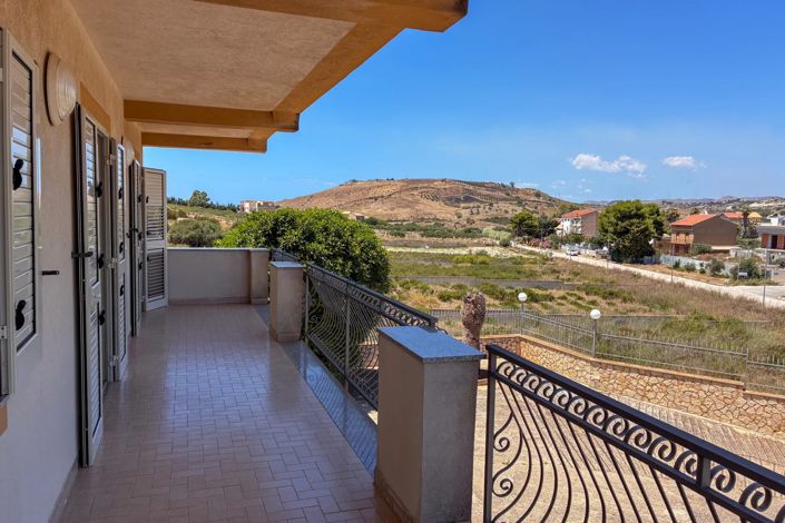 Image No.28-4 Bed Villa for sale