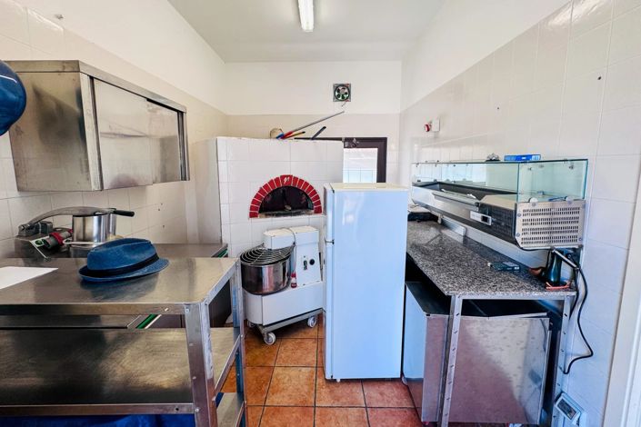 Image No.19-6 Bed House for sale