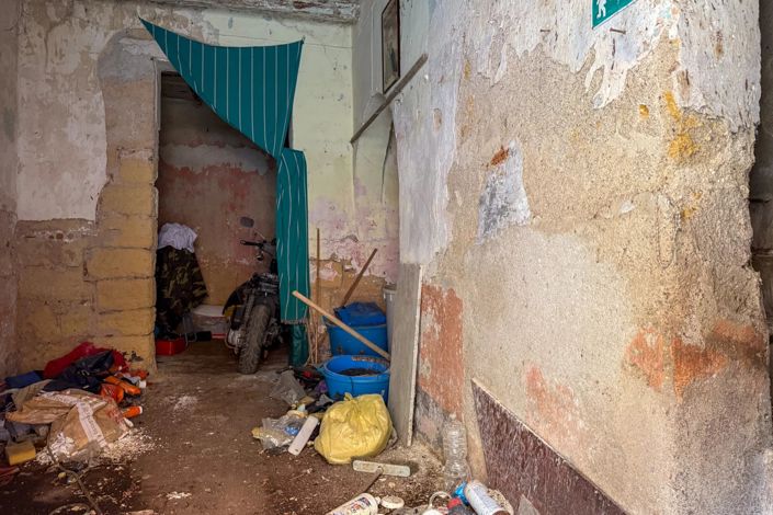 Image No.6-2 Bed House for sale