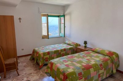 a2d6f7611383a41877459e229a49da15e6d9d35e7c192