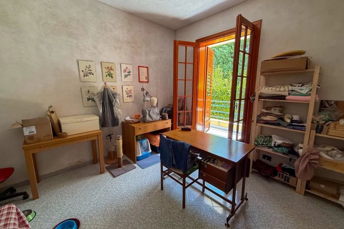 Image No.25-4 Bed House for sale