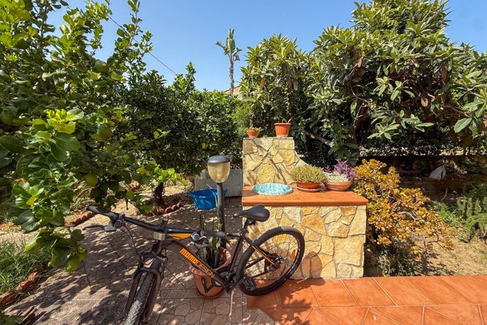 Image No.30-4 Bed House for sale