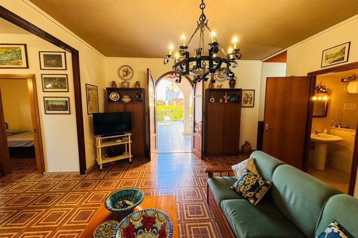 Image No.16-6 Bed Villa for sale