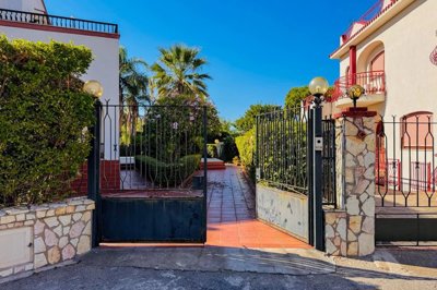 82114f719bd5fb4cbb890958394ab3f863a2c907fd192