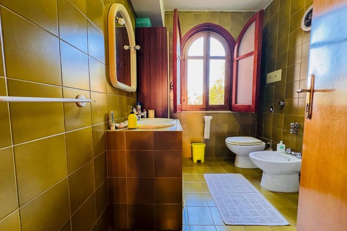 Image No.30-6 Bed Villa for sale