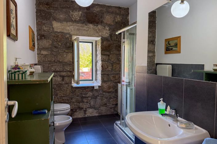 Image No.17-2 Bed House for sale