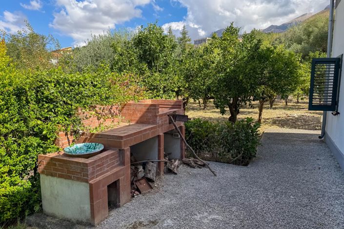 Image No.28-2 Bed House for sale