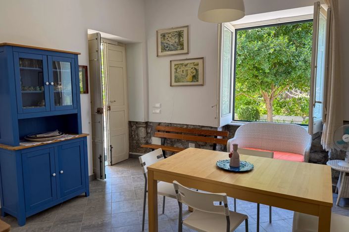 Image No.8-2 Bed House for sale