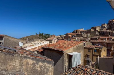 b859bfe4505e0f7275bc5dc3da3340bb93c164bccd192