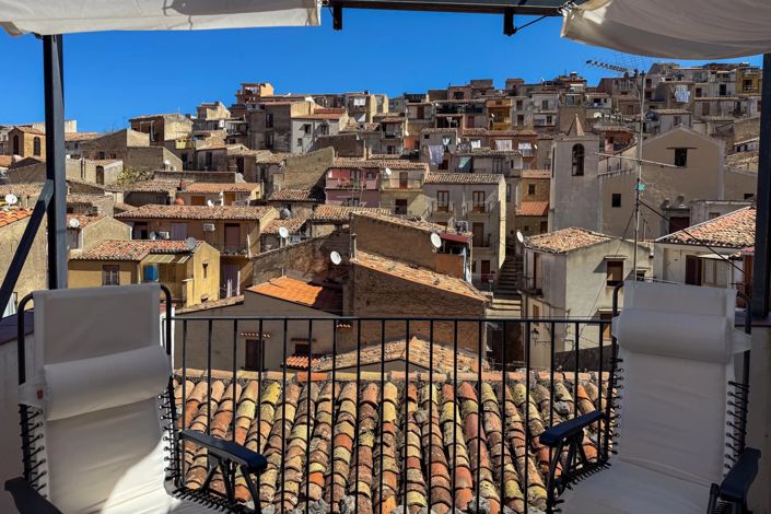 Image No.3-2 Bed House for sale