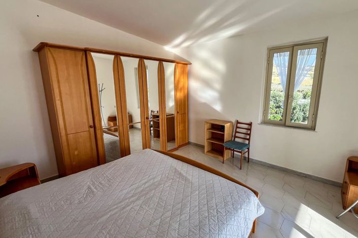 Image No.20-3 Bed Apartment for sale