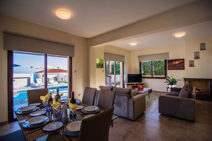 Image No.5-Villa de 5 chambres à vendre à Neon Chorion