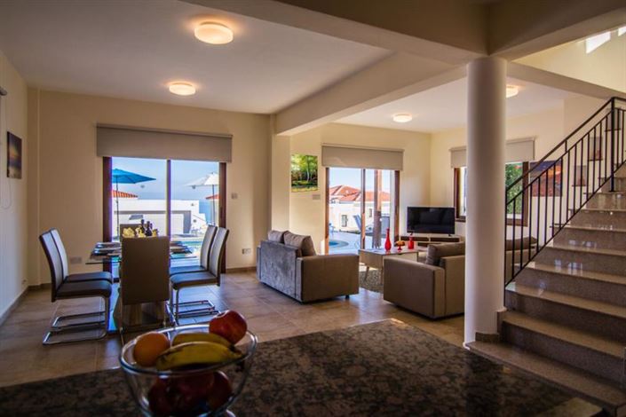 Image No.2-Villa de 5 chambres à vendre à Neon Chorion