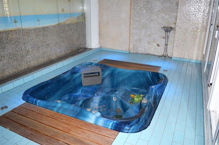 Image No.11-Commercial de 18 chambres à vendre à Deryneia