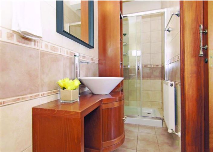 Image No.9-Villa de 6 chambres à vendre à Paralimni