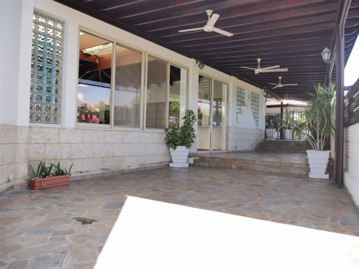 Image No.19-Villa de 4 chambres à vendre à Deryneia