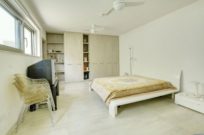 Image No.21-Villa de 7 chambres à vendre à Ayia Thekla