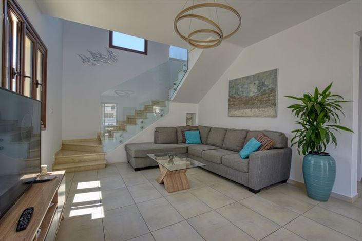 Image No.3-Villa de 4 chambres à vendre à Pernera