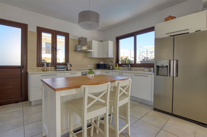 Image No.4-Villa de 4 chambres à vendre à Pernera